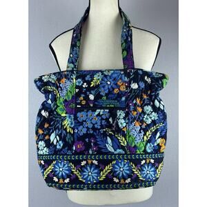 Vera Bradley Midght Blue Floral Large Tote Bag Magnetic close pockets zip pocket